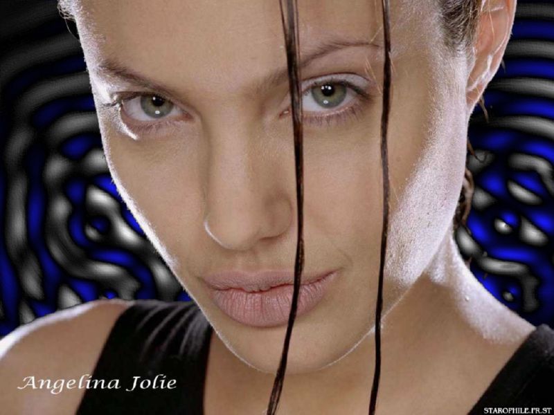 Angelina Jolie 11